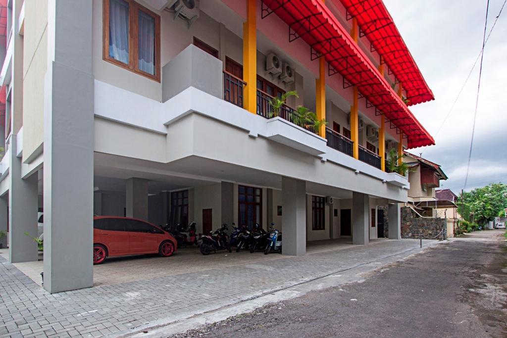 Reddoorz @ Plemburan Hotel Sleman  Exterior photo